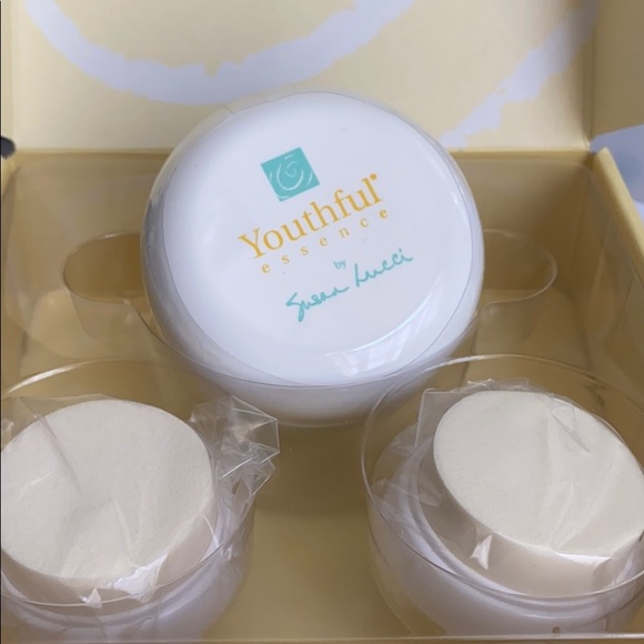 ~Youthful Essence~ Resurfacing Cream Set - Picture 6 of 7